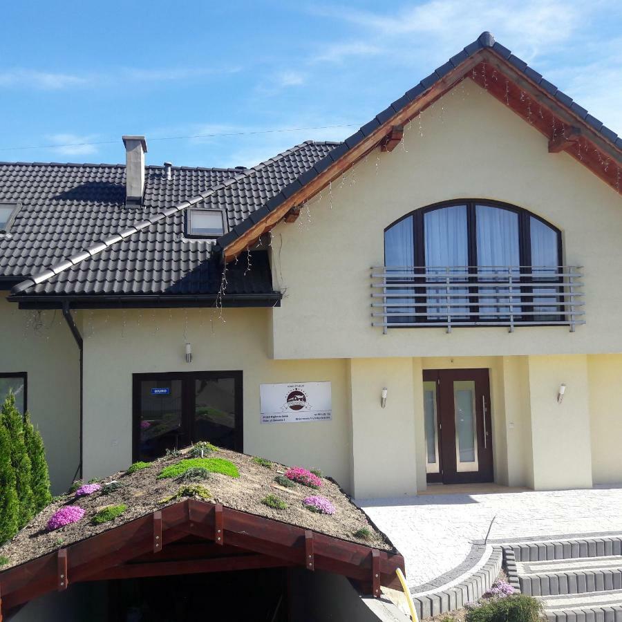Apartamenty Przy Trakcie Cesarskim Wegierska Gorka Buitenkant foto