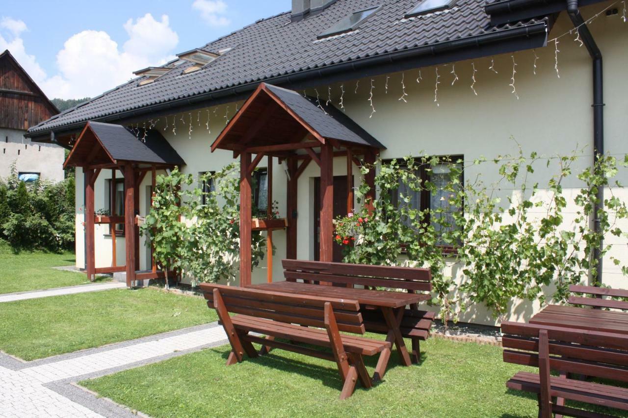 Apartamenty Przy Trakcie Cesarskim Wegierska Gorka Buitenkant foto